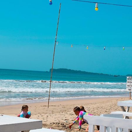 Alfresco Beach Hotel Упувели Екстериор снимка
