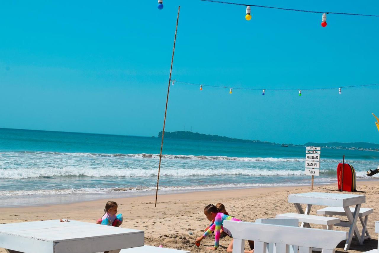 Alfresco Beach Hotel Упувели Екстериор снимка